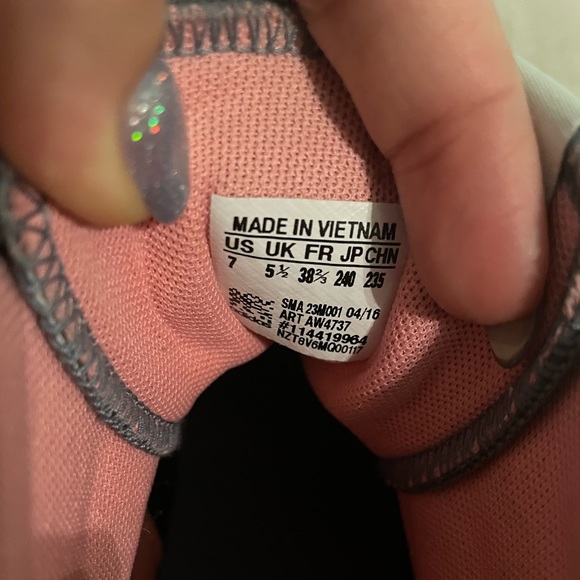 Adidas high tops - Picture 5 of 6